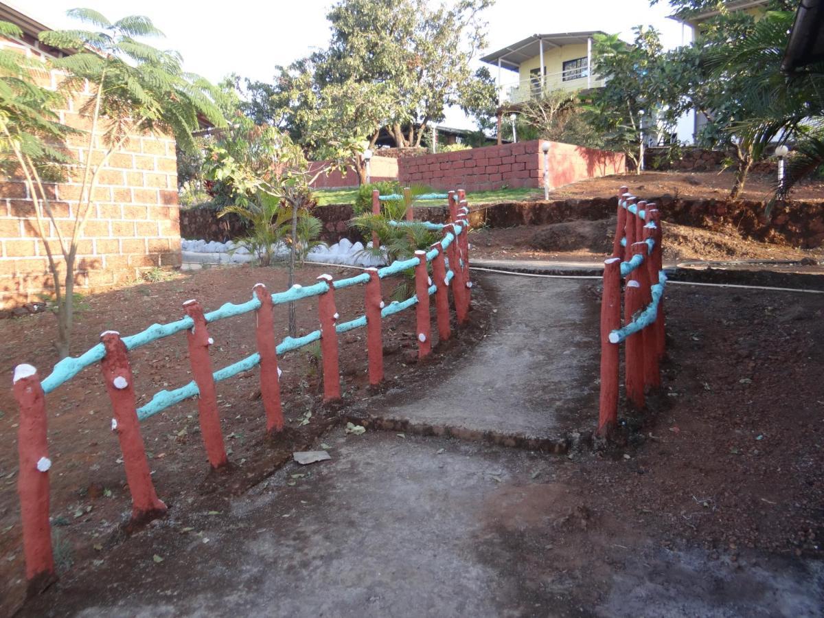 Exotic Valley Hotel Mahabaleshwar Bagian luar foto